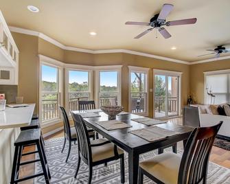 Tranquil Haven - Volente - Dining room