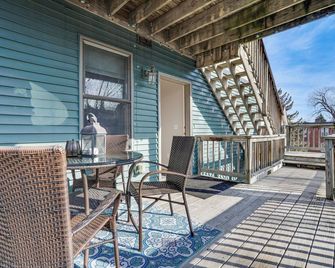 Pet-Friendly Saint Paul Vacation Rental with Deck! - West Saint Paul - Balcony