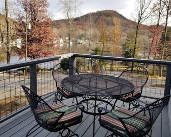 Lakeview on Lake Lanier. Garage apartment - Landrum - Balcony