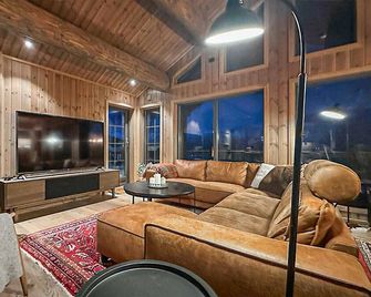 Awesome Home In Hornindal With Wifi - Hornindal - Living room