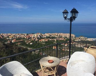 Villa Del Conte - Drapia - Balcony