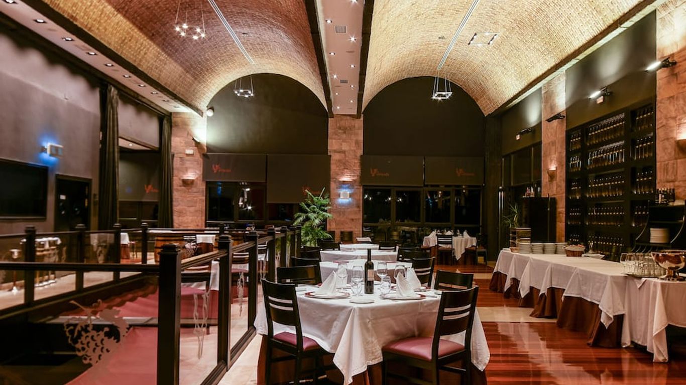 Complejo Enoturístico Finca La Estacada