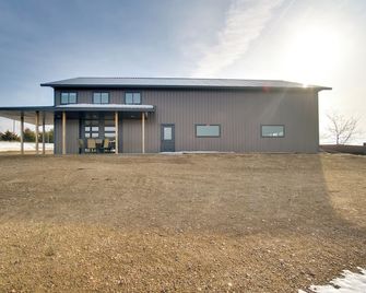 Platte Vacation Rental about 3 Mi to Missouri River! - Platte - Building