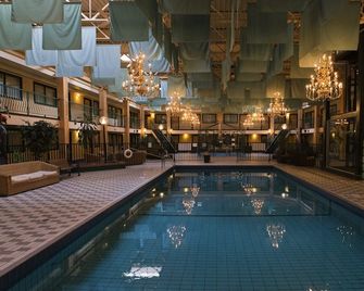 Park Place Lodge - Fernie - Piscina