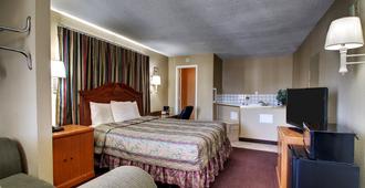 Key West Inn - Tuscumbia - Bedroom