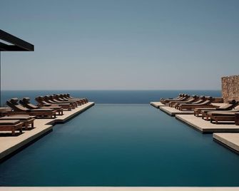 Gundari - Folegandros - Piscina