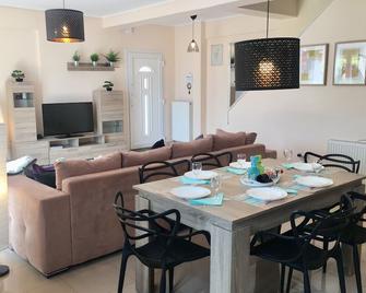 Villa Kyriaki Summer Resort - Nea Iraklitsa - Comedor