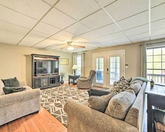 Cadiz Abode with Decks, Fire Pit, and Lake Access - Cadiz - Sala de estar