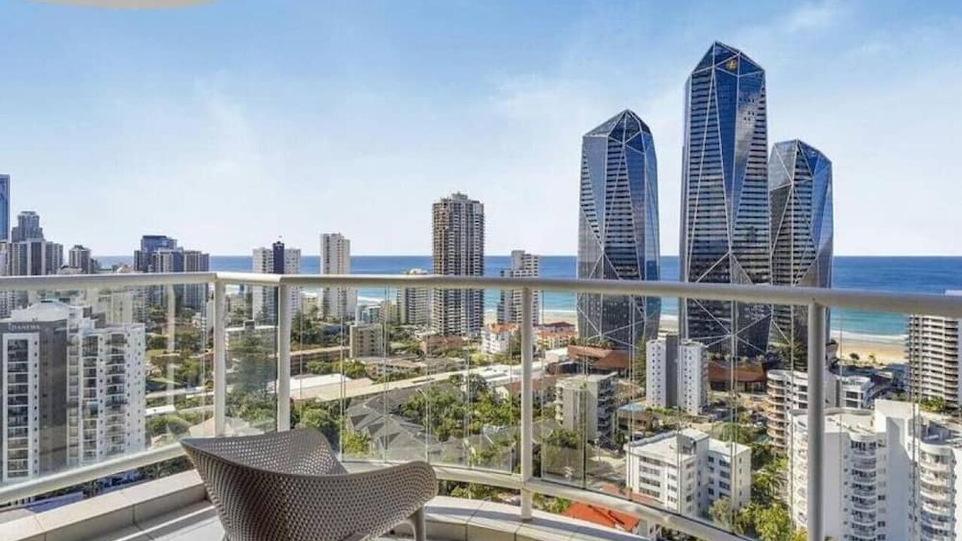 Deluxe Private Apartment and Studio - Ocean Views