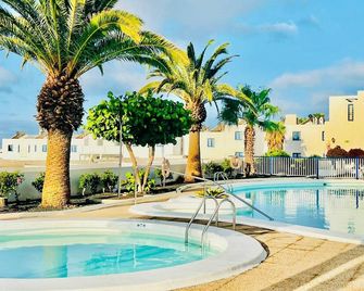 Canaryislandshost l Sal de Mar - Puerto del Carmen - Pool