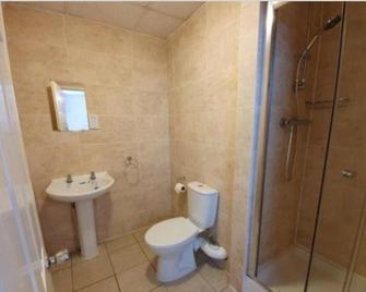 Stratton Cottage Guesthouse - Biggleswade - Bathroom