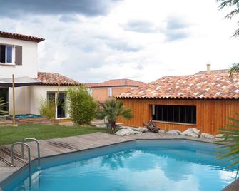 Holiday Villa, Quiet, With Garden Swimming Pool And Spa - Villeneuve - Piscina