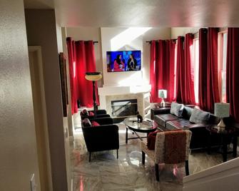 Luxurious California 3-bedroom Villa near Los Angeles attractions - Santa Clarita - Stue