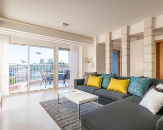 Magical Sea View with 3 Bedroom - Eilat - Living room