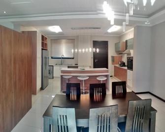 Lifestyle Apartments - Gaborone - Kitchen
