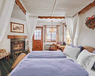 Hotel Pension Anna - Leavenworth - Bedroom