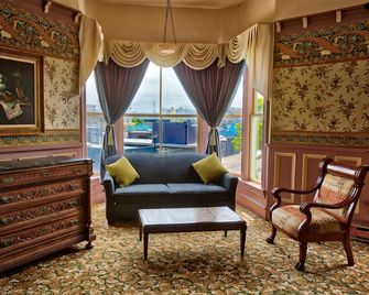 The Inn at 2nd & C - Eureka - Wohnzimmer