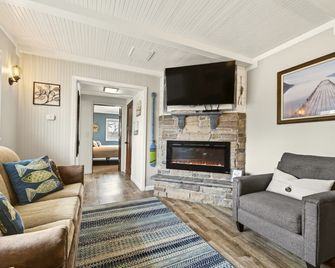 Aqua Aire Inn & Suites - Minocqua - Obývací pokoj