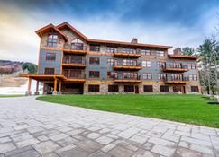 Cranmore Condominium Lodging - North Conway - Building