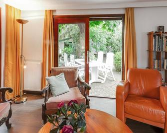 Tasteful chalet near Ommen for family - Stegeren - Sala de estar