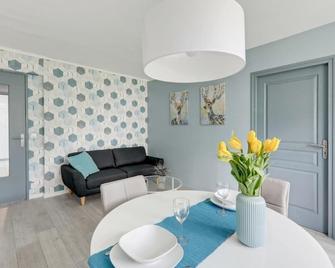 Apartment coup de coeur, 3 bedrooms, 10 minutes from Rouen, Netflix - Mont-Saint-Aignan - Salle à manger