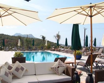 Bella View Art Boutique Hotel - Kyrenia - Bazén