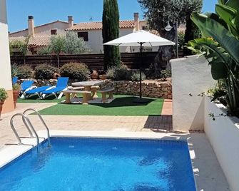 Villa for 8 people with private pool and very close to the beach - Calafat - Piscine