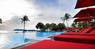 Holiday Villa Beach Resort & Spa Langkawi - Langkawi - Πισίνα