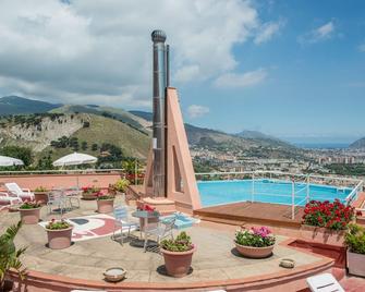 هوتل بيل 3 - باليرمو - حوض السباحة