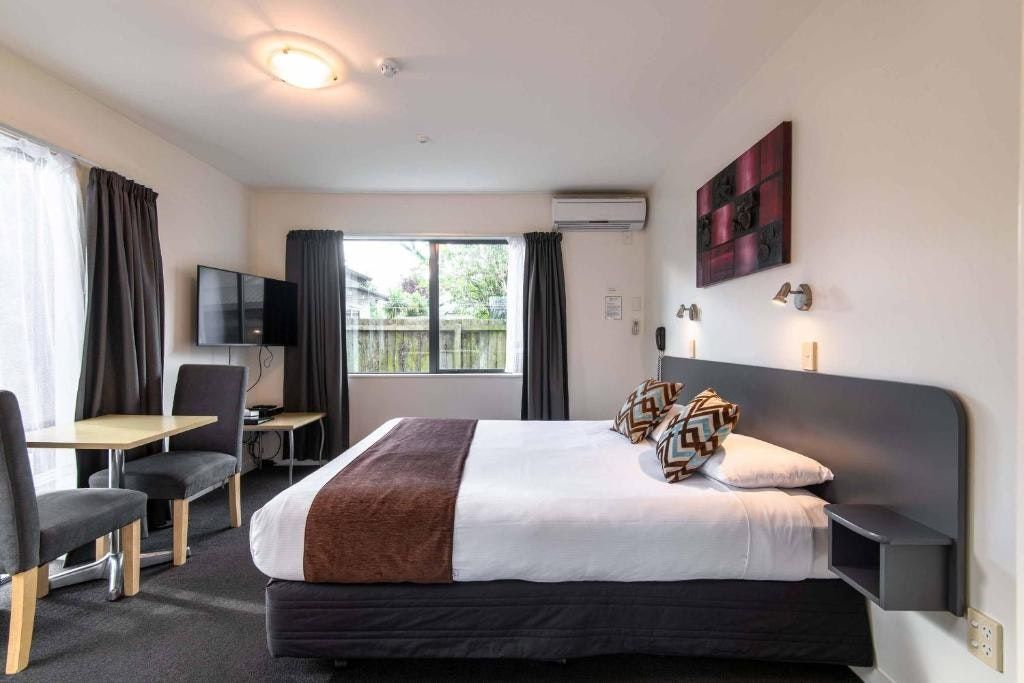 298 Westside Motor Lodge - כרייסטצ'רץ' - חדר שינה