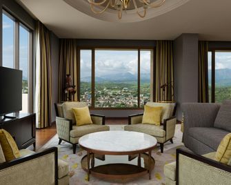 هيلتون دوشانبيه - دوشانبي - غرفة معيشة