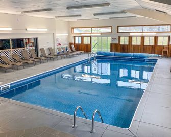 The Inn at Bolton Valley - Richmond - Piscina