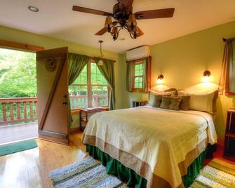 Cabin on the Creek 1117 - Dillsboro - Спальня