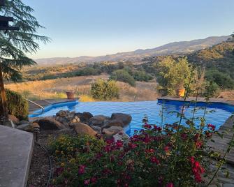 Ranch House with Mountain View - Coalinga - Zwembad