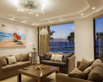 Golden Bay Boutique Hotel & Bungalows - Gouves - Sala de estar