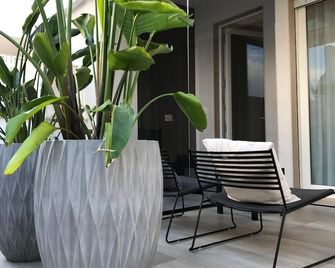 golden suites 50 - מונופולי - פטיו