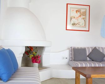 Nama Villas - Elia