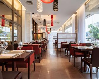 Hilton Garden Inn Krasnodar - קרסנודאר - מסעדה