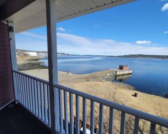 Baycation home with Hottub - Lewisporte - Balcony