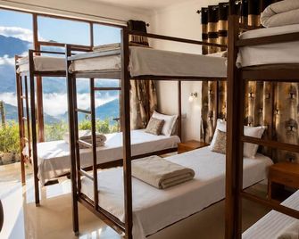 Peaceful Poses Ayurveda And Yoga Retreat - Shivpuri