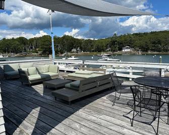 Waterfront. Private. Perfect. - Boothbay - Balcon