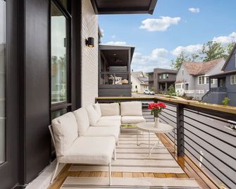 Heavens Dew - Beautiful 3-bedroom townhome w/ gameroom in the Serenbe Community - Palmetto - Balcony