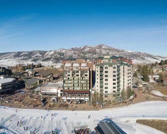Ski-In / Ski- Out for Christmas in a Magnificent Villa in Steamboat Springs CO - Steamboat Springs - Building