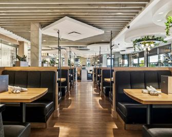 Sandman Hotel Calgary Airport - קלגרי - מסעדה