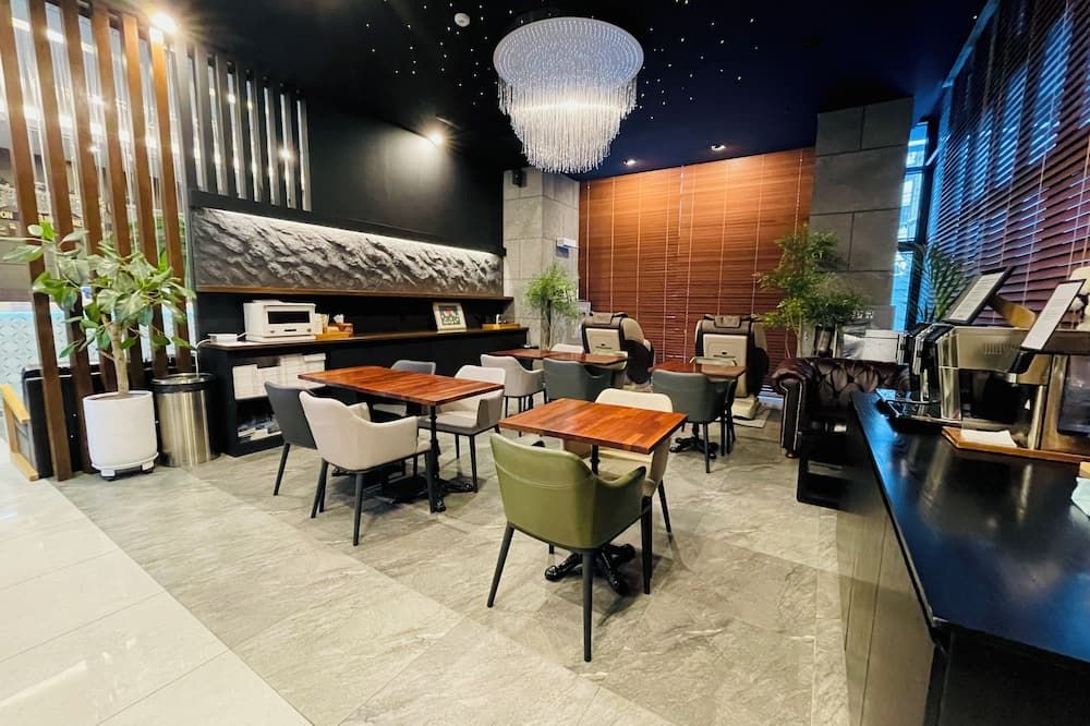 جونجنو لوميا توريست هوتل