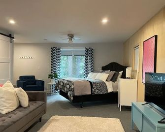 River's Edge Retreat - Clearwater - Bedroom