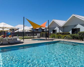 Escape to 39 at Cape View - Busselton - Piscina