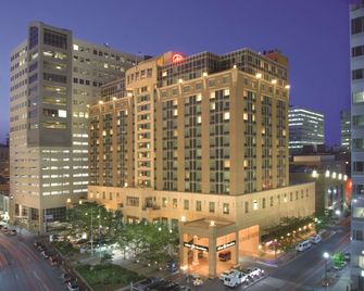 Hilton Harrisburg - האריסברג - בניין