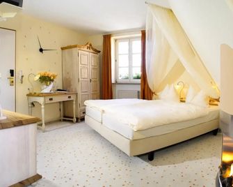 Hotel Restaurant Lohmühle - ביירוית - חדר שינה