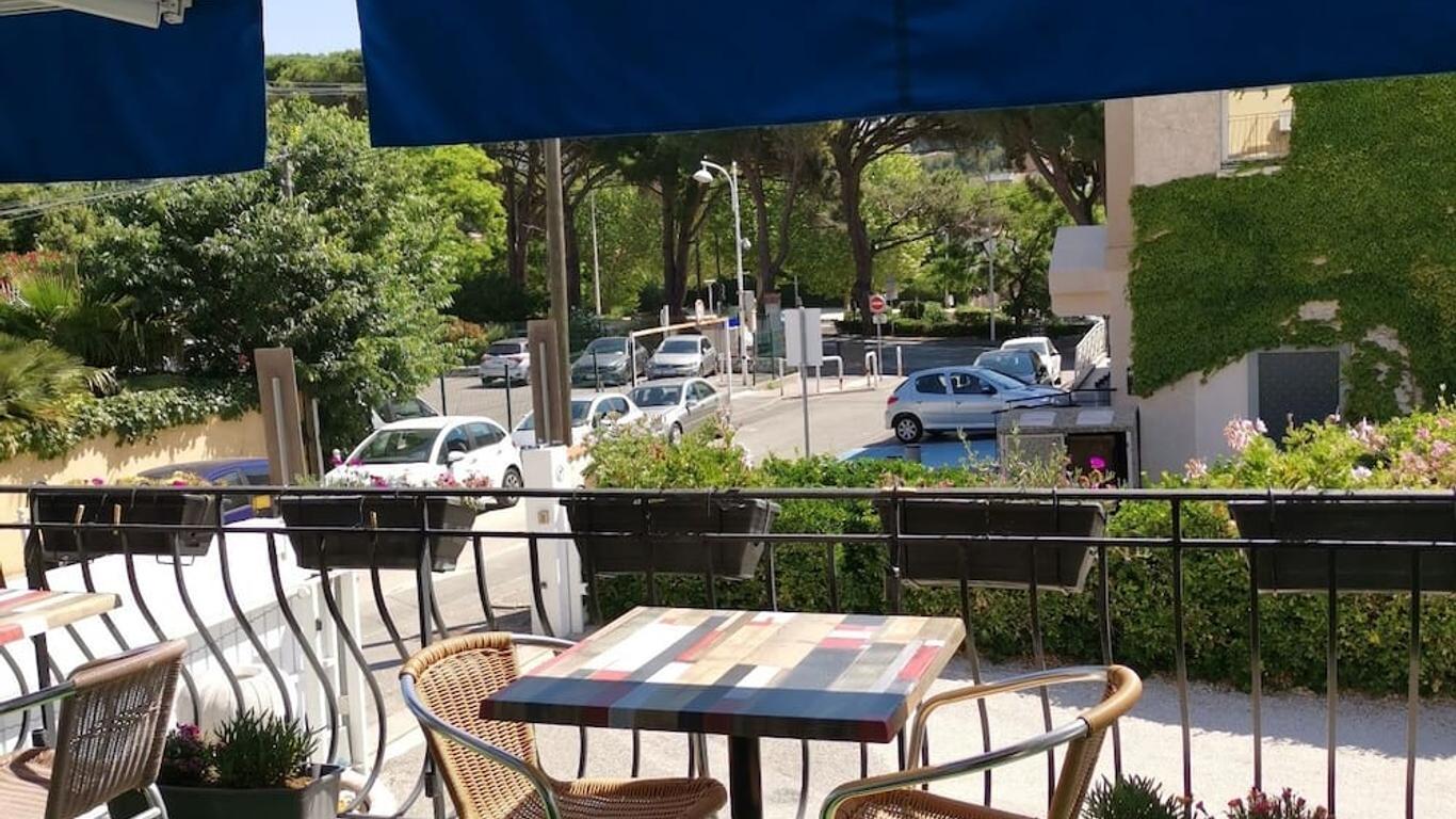 Le Carry Hôtel